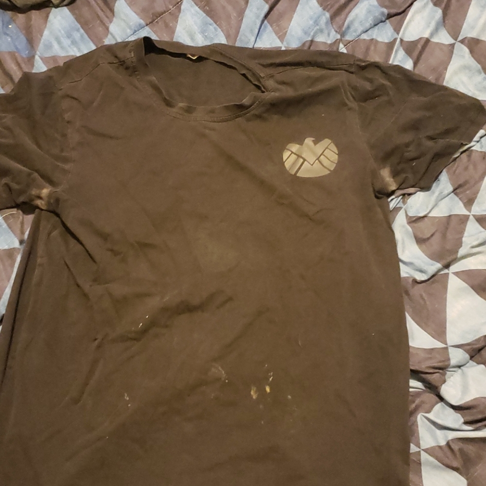 Mens shield marvel tshirt
